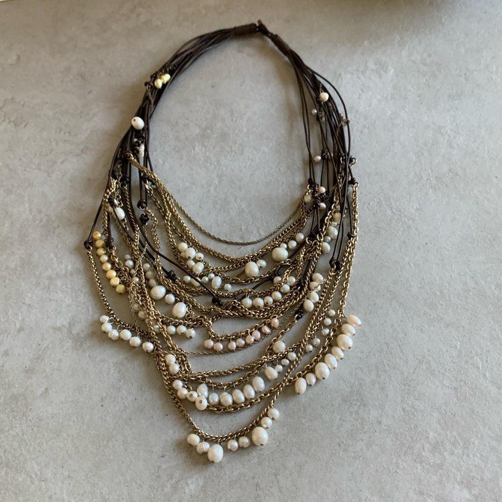 Banana Republic Pearl Statement necklace